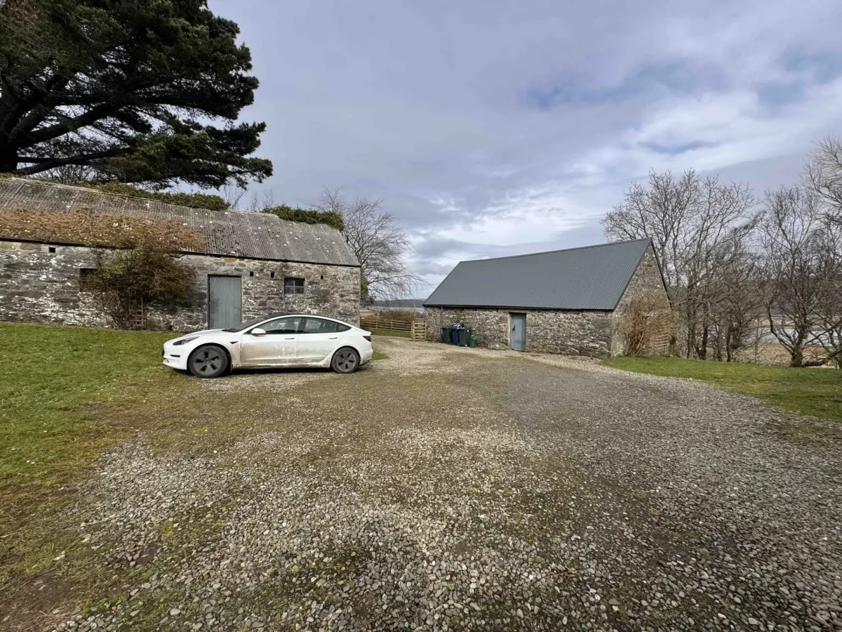 PARKING/BARN